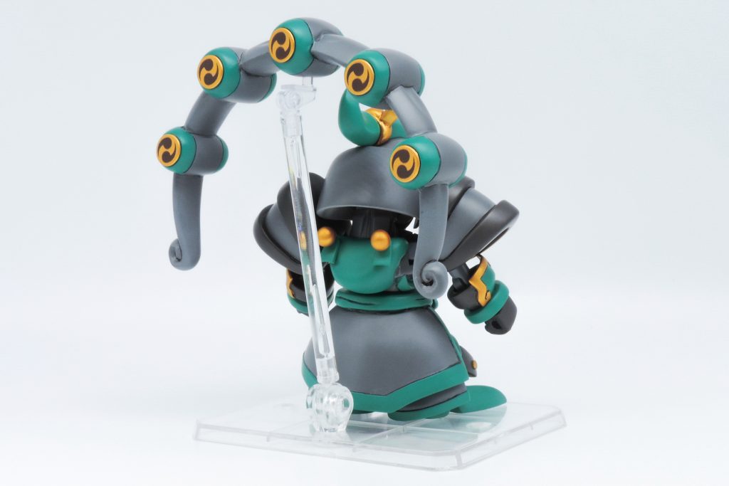 モチーフはその名と通りゲンガオゾ。 黄金蜘蛛に比べてシンプルでギミックも少ないですが、既存キットから流用できるパーツがほぼなく、フルスクラッチに近い作りになっています。