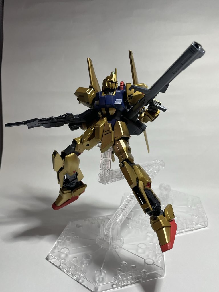 やっと3枚目で、スタンド使うんかい!!(笑援護射撃〜百式は何しても似合いますよね!3枚の写真の中でもこの写真が好きですね光の当て具合と距離が相まってツヤ感がよく見えるので!