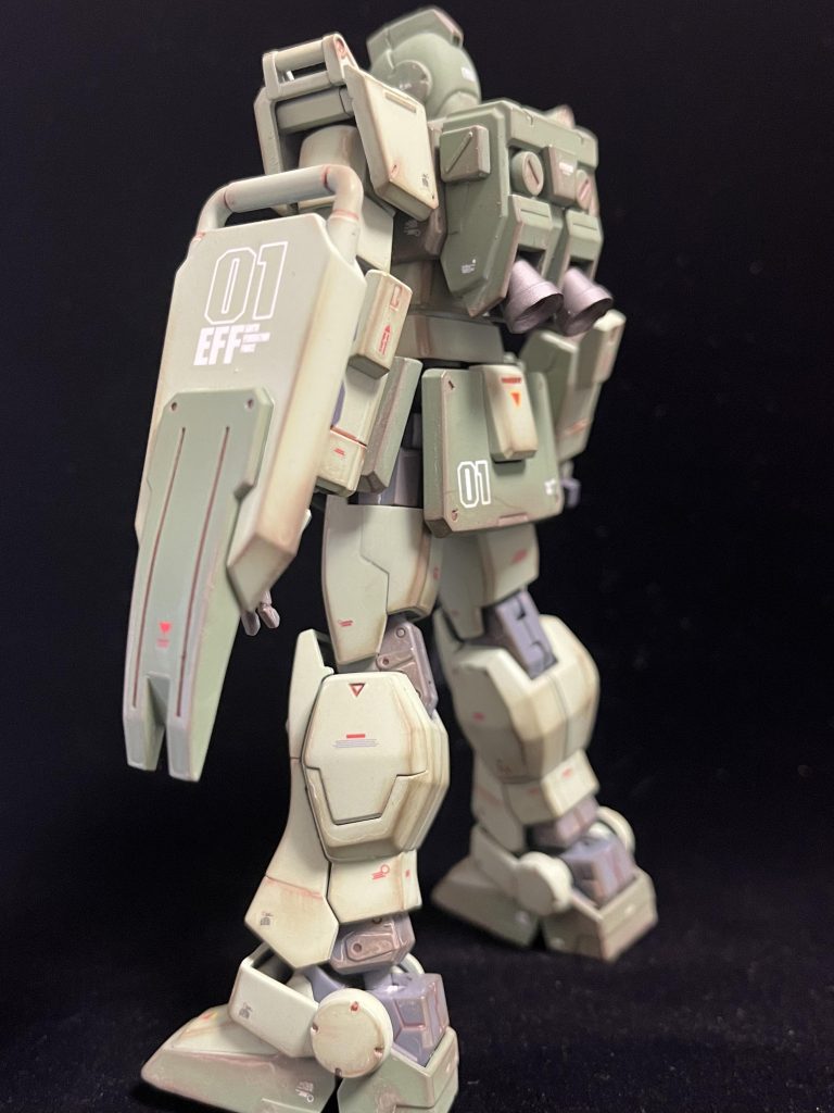 気になる部分だけ段落ちモールド化。デカールはガンダムデカールを適当に貼って仕上げ、ナンバリングをジムスナイパーI Iと同じ01小隊で揃えて仕上げました。