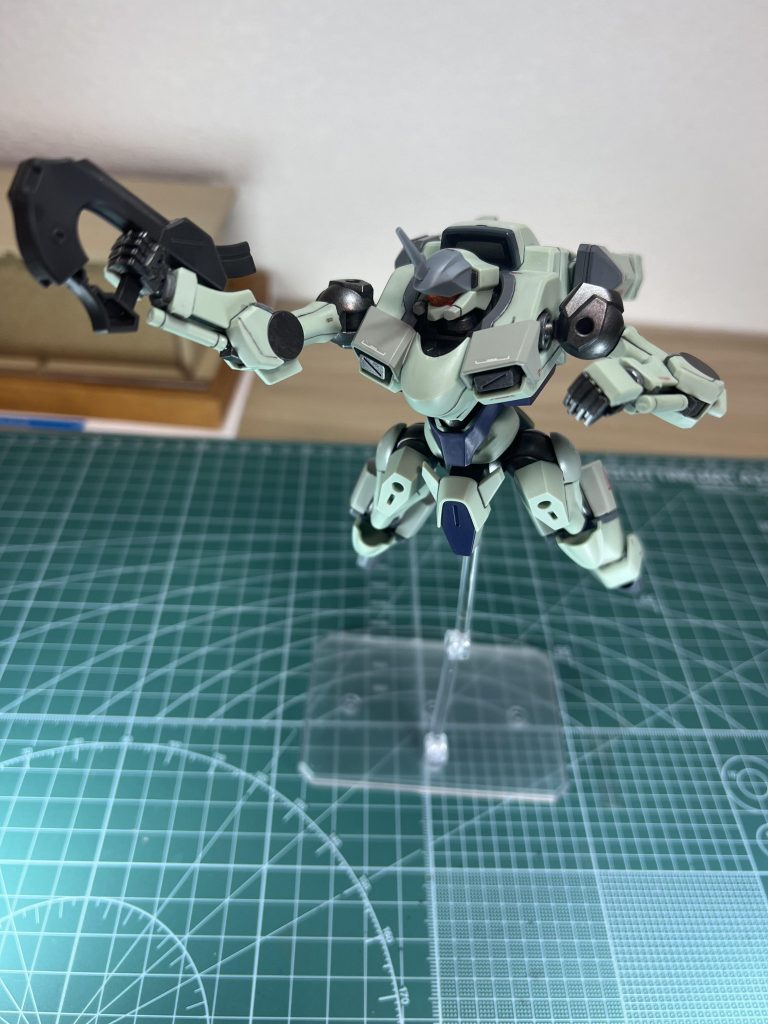 簡単なポーズを！