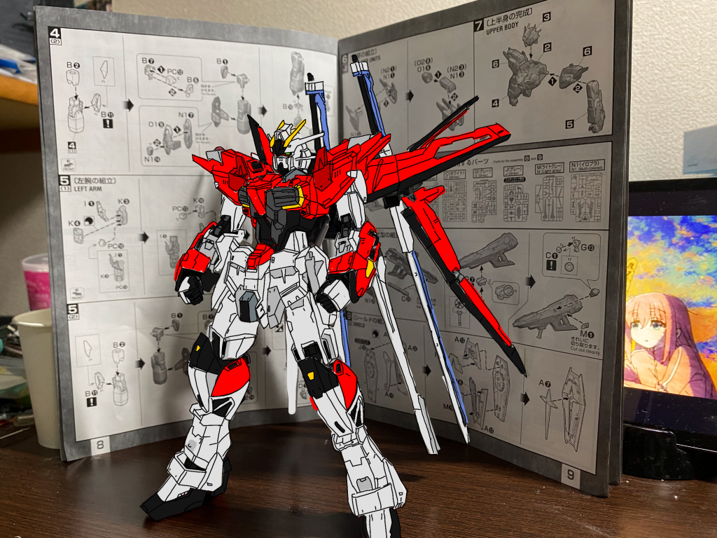 最初は腕の追加パーツも赤にしようとしましたが、くどくなりそうだったのでやめました。ヒロイックではありますが。