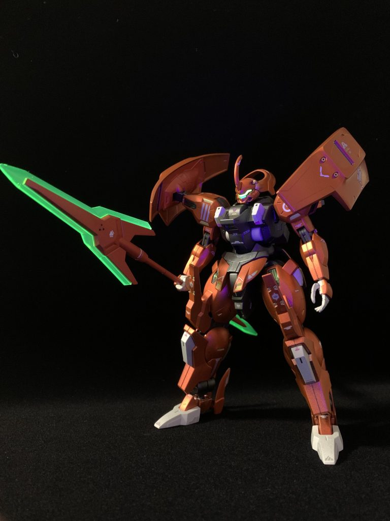 目?は蛍光イエローとグリーンで筆塗り、唯一のラッカー塗料。