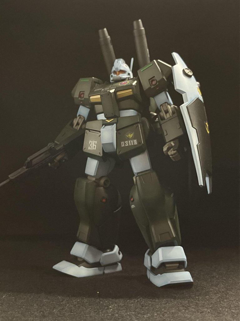 ジムキャノンⅡは良いキットです。もしもう一つキットが手に入れば腿ロール軸を追加した改造をしてみたいですね。ギレンの野望では大変にお世話になった機体でした。