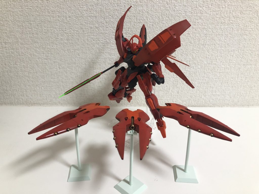 ビット射出シーン。ダリルバルデが近距離のビットがあるということで、この機体を作る上でビームを発射できるビットが欲しいと思ってました。よってG-ルシファーのビットを採用しました。大きくて映ますしシルエットもダリルバルデと合って本当に採用してよかったです。