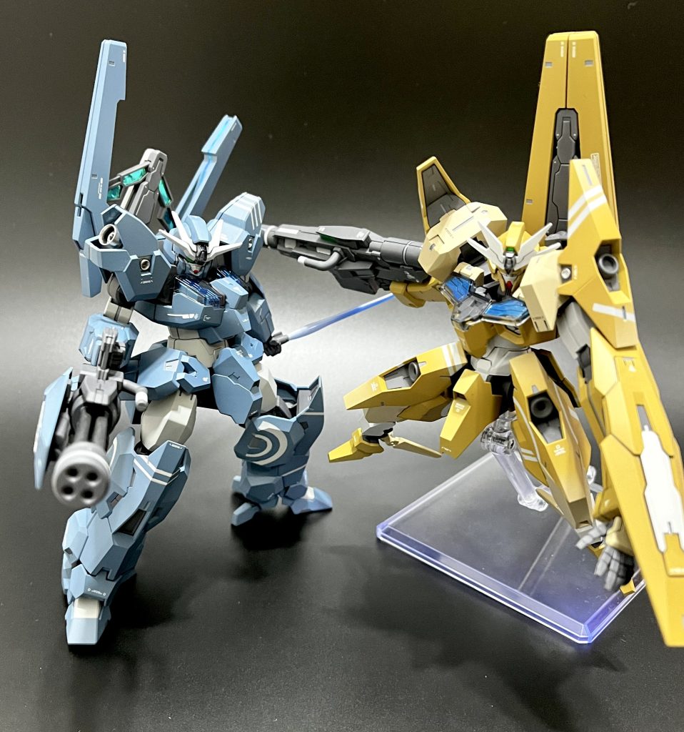 感想・まとめHGガンダムルブリスソーン 成形色から大きくカラーリング変更して全塗装。写真はどれも黄色味が強く出てますが、実際はサンドカラー(砂漠迷彩)のような色味です。写真って難しい、、、今回、初めて白背景での撮影にも調整してみました!Twitterしてますので是非フォローよろしくお願いいたします!↓↓↓https://twitter.com/akasaha1124 最後までご覧くださりありがとうございました!!