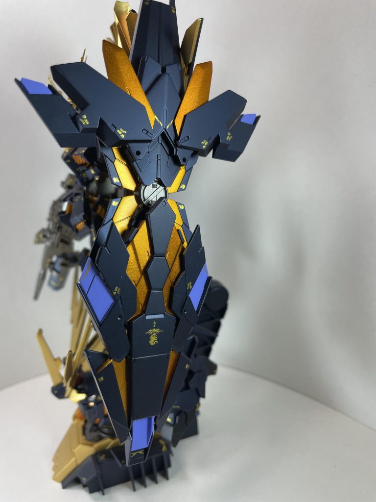 シールドラグジュアリーです写真だとラグジュアリー感が薄れますね撮影ブースが欲しいな…ちなみ最近はiPhone12で撮影初のボーナスで購入したミラーレス一眼レフより綺麗です