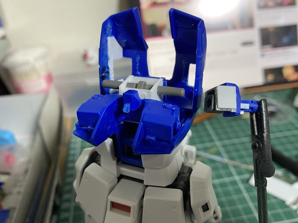 過去のホビージャパンを参考に自分にも出来そうな改造を盛り込みました。コアブロックシステム廃止、肩関節追加、胴体側面削り込み、首位置変更、股関節角度変更、小顔化 etc...