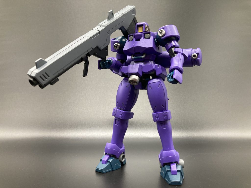 宇宙用リーオー(メガビーム砲装備)青サフベースのため、設定よりもやや青みがかっています。