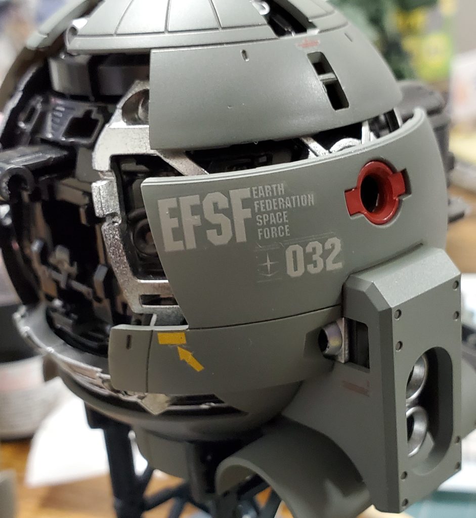 個人的に長い間積んでたキットだったので付属の水転写式デカールが劣化して台紙から剥がしづらかったです笑