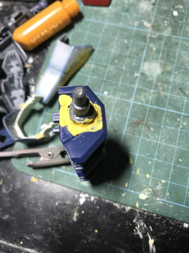 多少の計算はしてますが、クゥエルのバックパックにバーニアンの接続部からごっそりくっつけただけです。