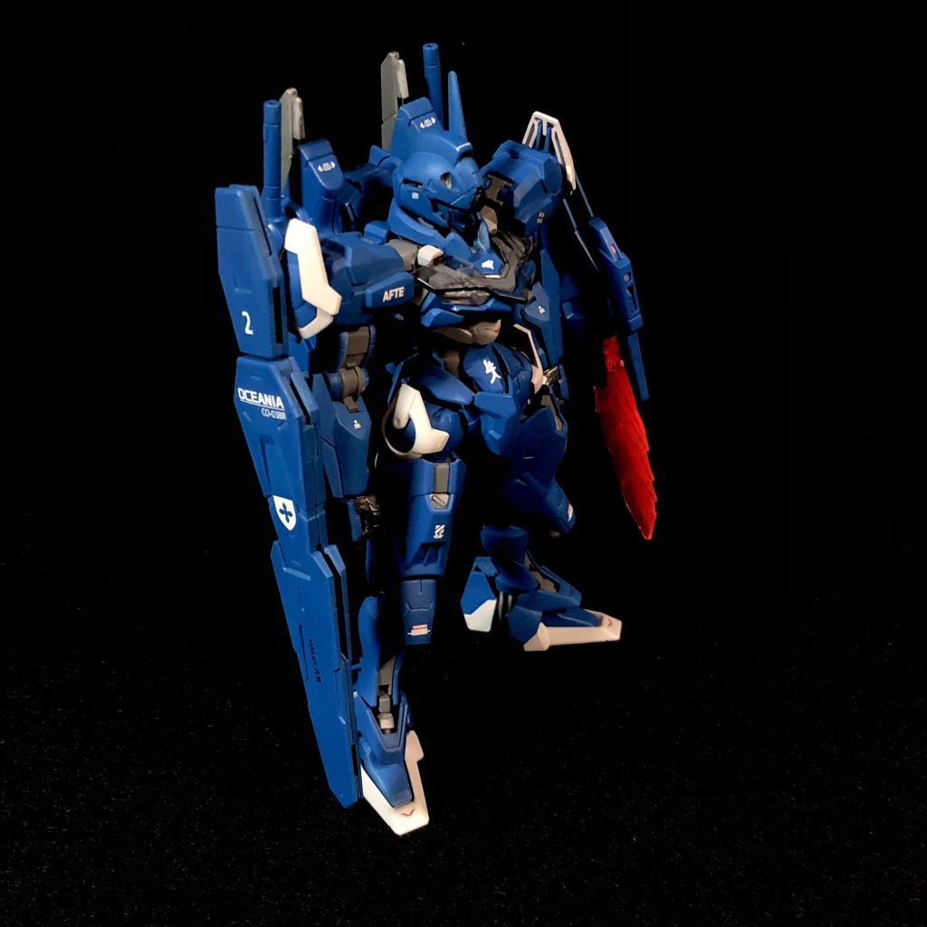 ななめシールドやライフルを小改造。首と腰も少し調整