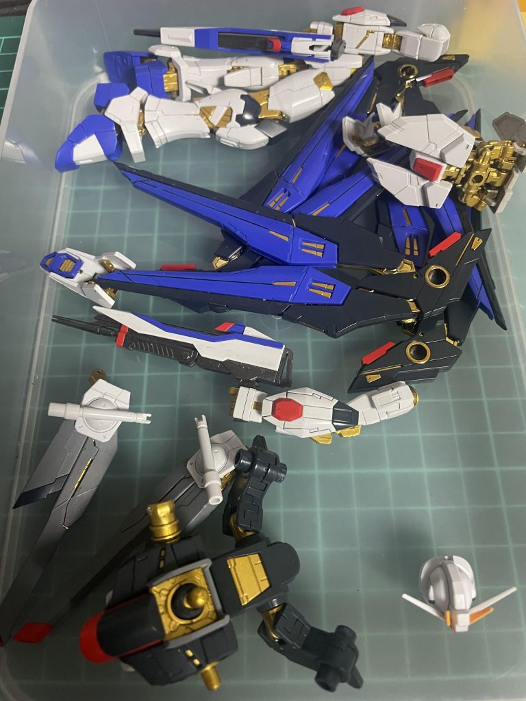 塗装終わっても純正デカールが手に入らなくて長いこと放置されてました