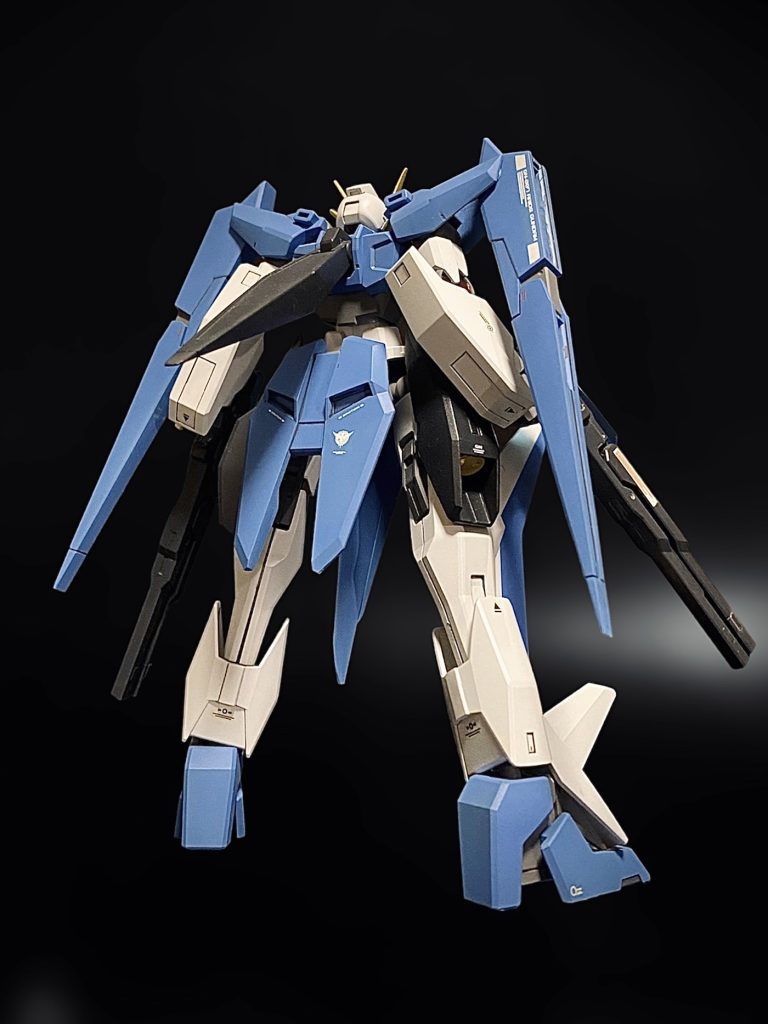 元のカラーを青にした以外は全く手を加えていません。ライフル両手持ちにしたくらいでしょうか。