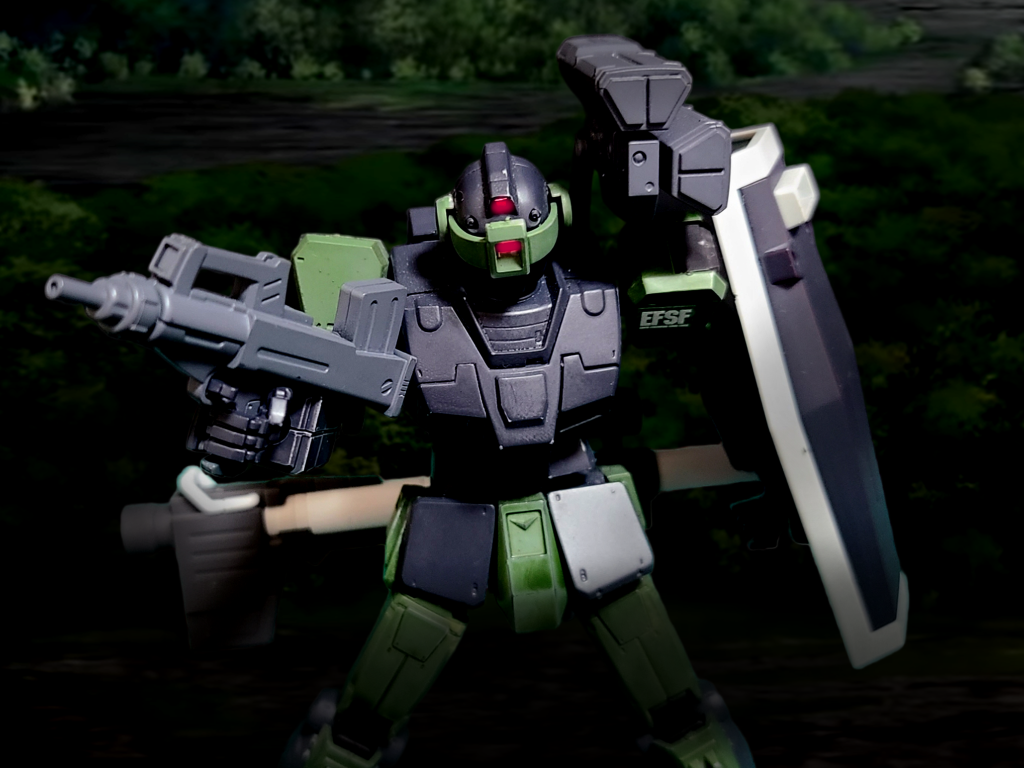 レギオス私兵「くそっこんな仕事聞いてねぇぞ…野営地の残党を潰すだけじゃねぇのかよ…レギオスの野郎っ…！騙しやがってこんなとこさっさと離脱し…」