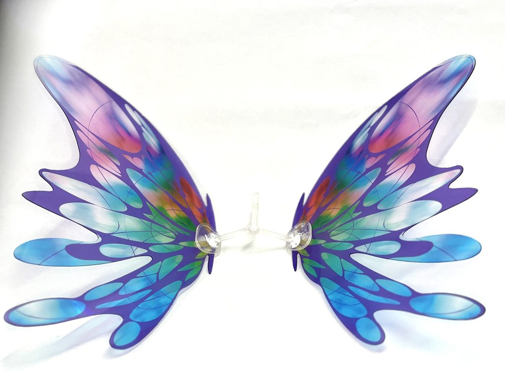 月光蝶の接続軸は余ってたランナーを接着剤でくっつけただけっていうやっつけ仕事ですが、簡単に作れた割にはかなりいい仕事してくれてます!特に太もも裏から月光蝶出てるように見えるようになったのは満足してます。