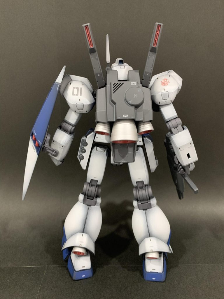 バックショット。今回バーニア内部は珍しく赤にしました。