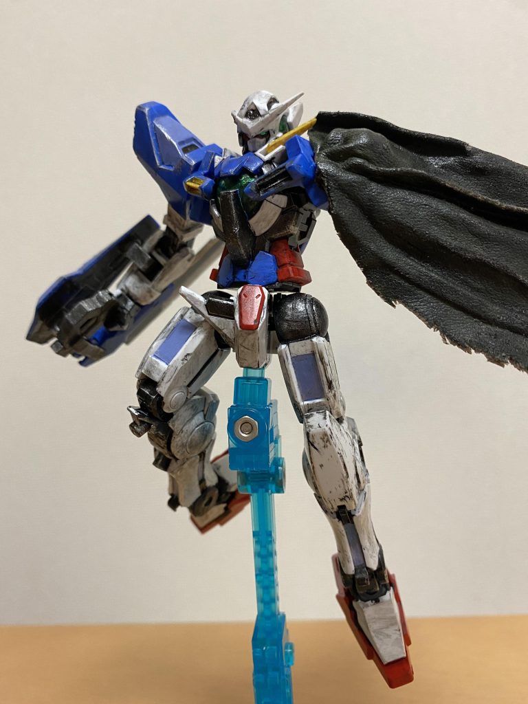 マントはアクリル絵の具で汚してます。