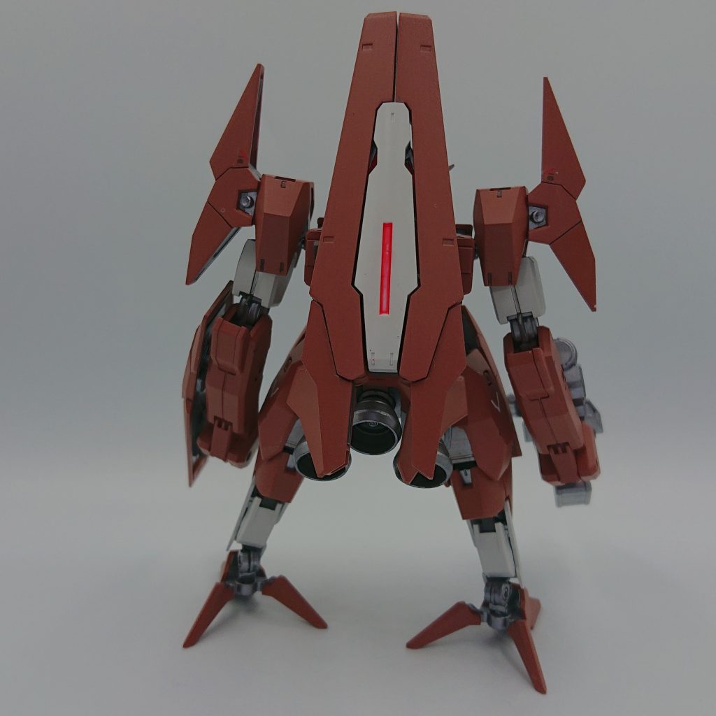 ディテールの追加は抑えて本体の良さを引き出す方向性での作成をしています。デカールは汎用性の高いRGユニコーン用のものと水星の魔女デカールの主張が薄いモノを組み合わせて使用。