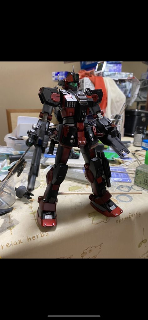 脚部延長。ビームライフルは狙撃型からアサルトライフルっぽくしました。陸戦シールドに差し替えてます。