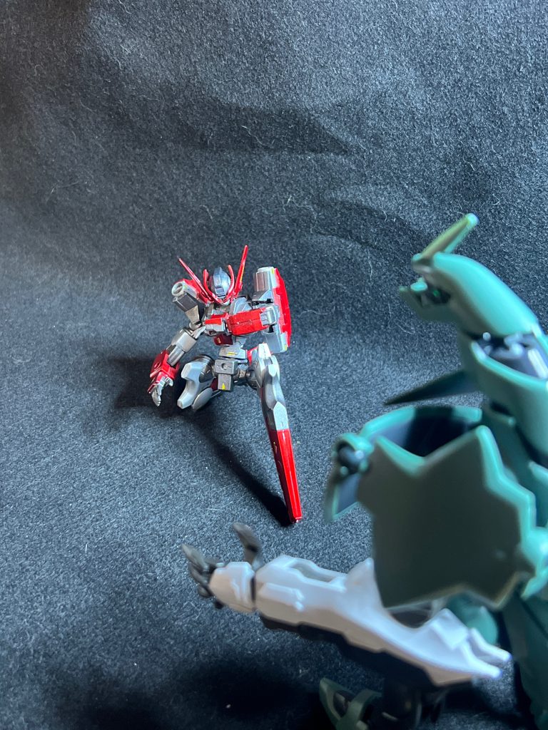 度重なる侵略者の猛攻に、遂にノスタリオンは倒れてしまう❗️絶対絶命のピンチに飛来した謎の巨大戦闘機。