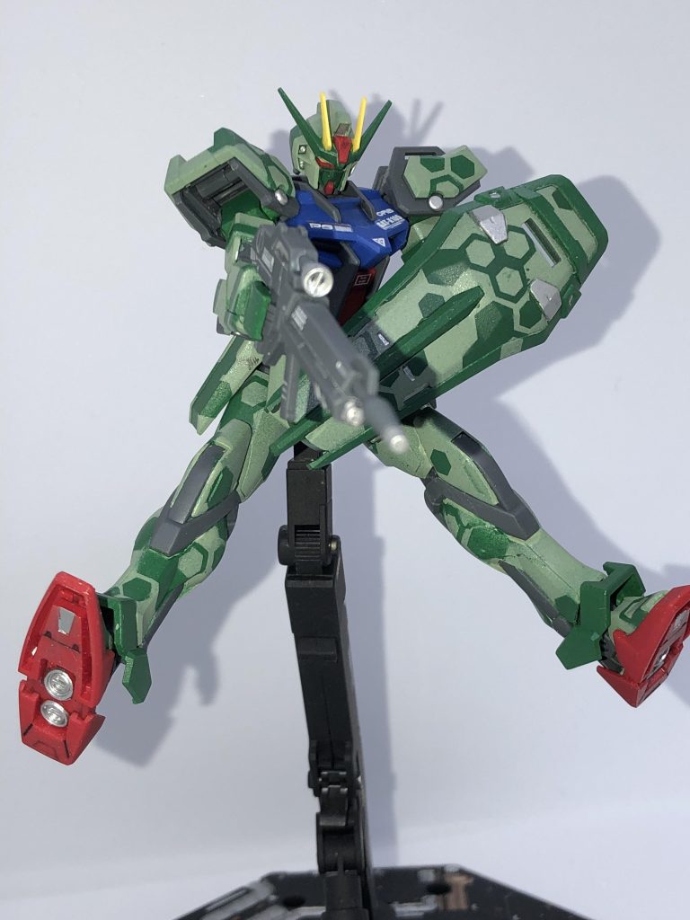 一応、足裏のバーニアも塗り分けています。