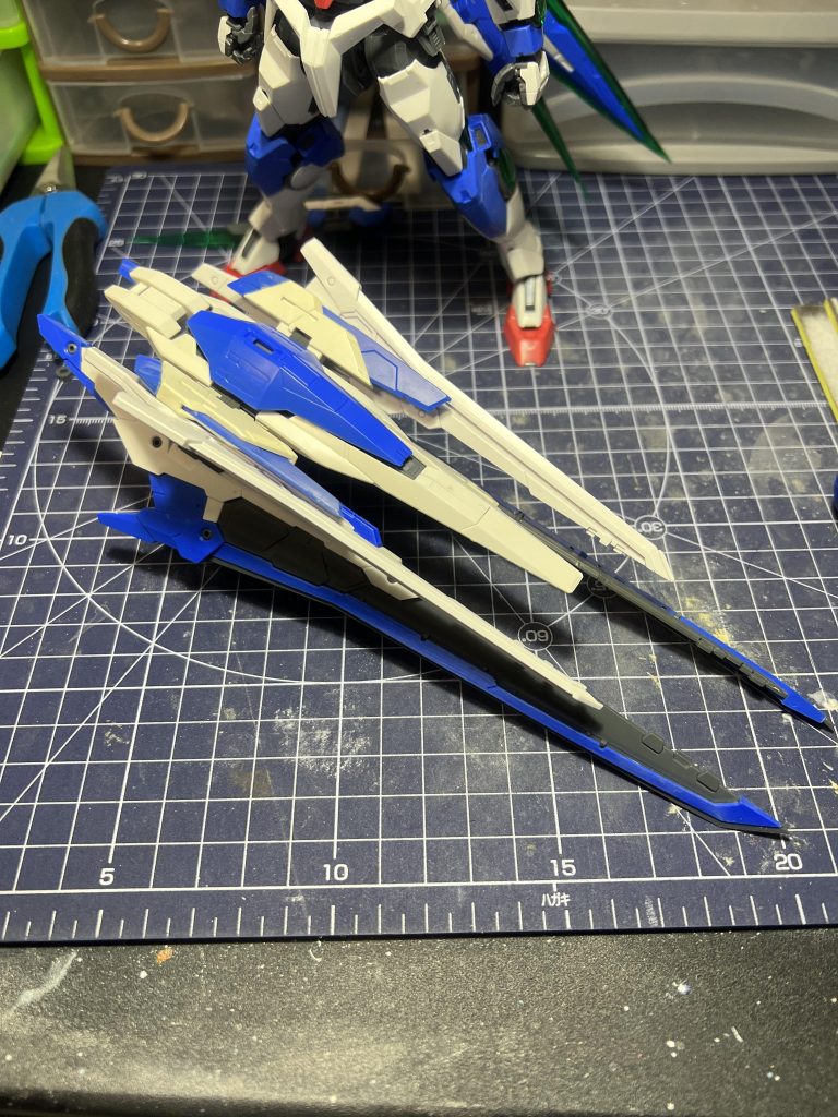 MGザンライザー、HGザンライザーをミキシングして作りました。シールド部分にはオーライザーを使用してます。