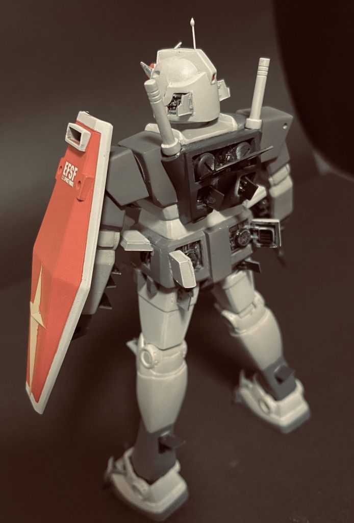 腰と腕の内側がハッチの密度が高く、メカニカルな雰囲気が気に入っています。