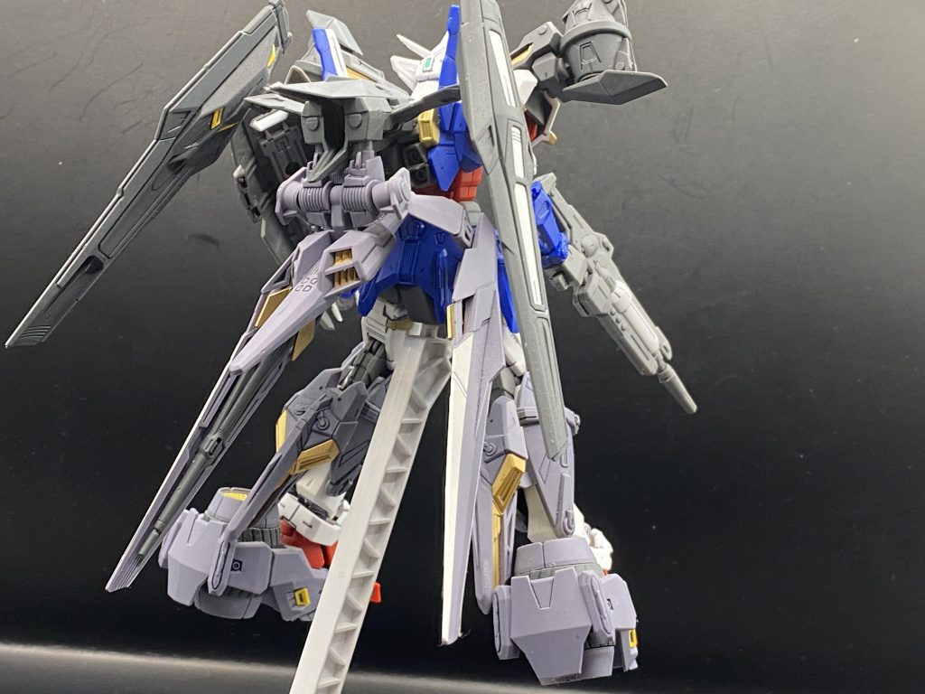 オデル兄さんなら聞いてくれ！全身を前後からガンダムジェミナス01単体だとスッキリとしたイメージのスマートな機体ですが2つのユニットのおかげで重厚感たっぷりです！