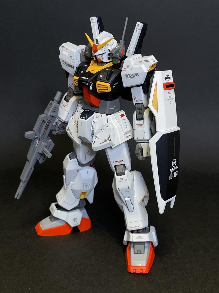 左前側使用デカールはガンダムデカール RGガンダムマークII用ガンダムデカール HG 閃光のハサウェイ汎用①ベルテクス EXコーション01 イエローベルテクス コンビネーションデカール03 レッドGMコーションデカール オペレーションテキスト#2 ダークグレーGMデコレーションデカール グラフィックアーマー#1RB CAUTION DECAL 01 ワンカラー ホワイトをチョイスデカールを貼る時はホント至福ですよねスミ入れより楽しい笑