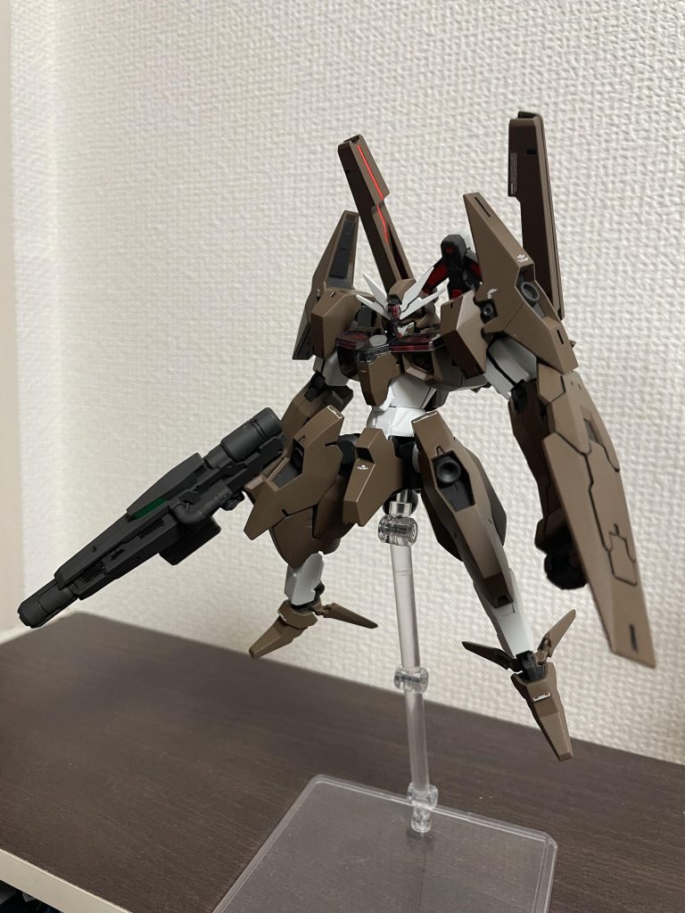 足が短いのにちゃんとカッコいい…w