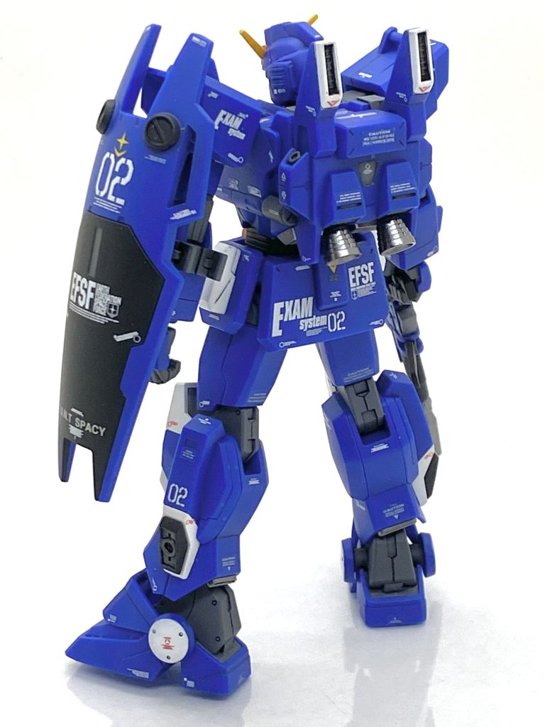 塗装箇所とカラーレシピ全ての白色部→(クレオス)クールホワイト関節、メカ部、シールド裏等→(ガイア)メカサフライト頭、脇、腕等各部合わせ目箇所→(クレオス)旧ガンダムカラーブルー11ビームライフルクリップ、ヘリウムコア等→(クレオス)旧ガンダムカラーブラック2頭部アンテナ、腹部ダクト→(クレオス)新ガンダムカラーMSイエロー各部バーニア、胸部バルカン砲等→(ガイア)フレームメタリック(1)