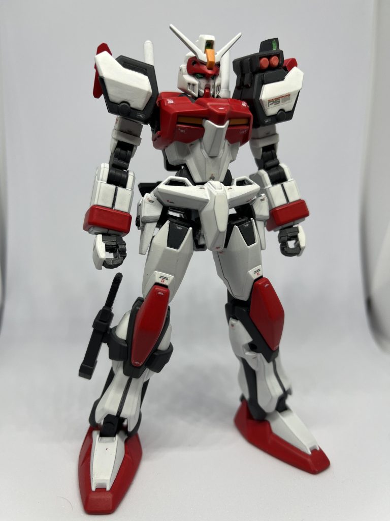 追加武装の肩部ミサイル、脚に付けたアーマーシュナイダー、ビームガンは全て取り外し出来るようにしました。武装パージっていいですよね