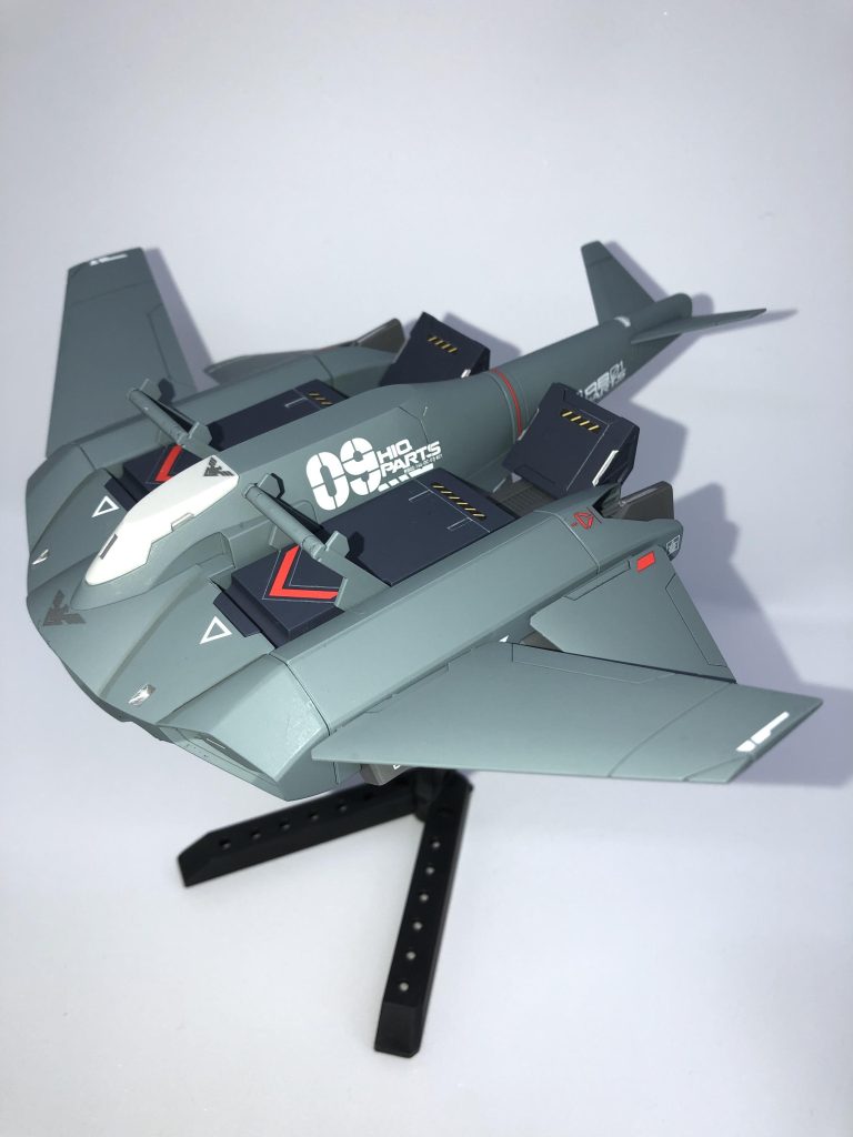 ディックバラン単体での一枚。航空機的なキットは作成したことがなかったのですが、こちらも大きいデカール貼りたい病が発症しそうです。時間が取れたらパネルラインのスジボリを増やしてディテールアップしようと思います。ウェザリングもかなり映えそうで弄り甲斐がありそうです。