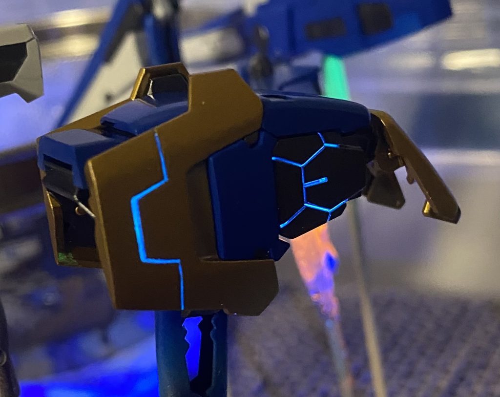 蛍光エナメル塗料を使ってスミ入れしました！