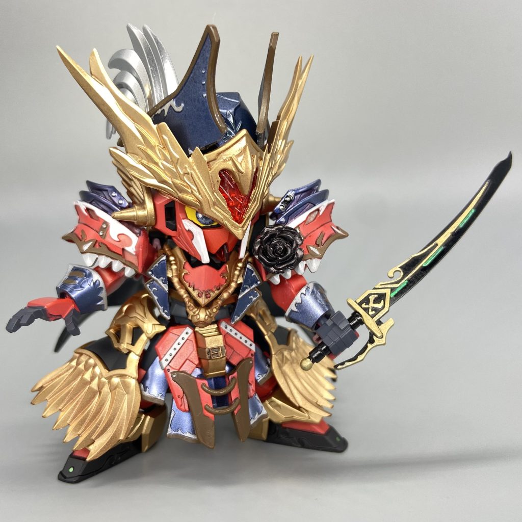 モチーフは古き良き元祖SDガンダムのキャプテンレッド、麗騎士、クワトロ専用mk-Ⅲ8号機です!今回のテーマは、•部位の置き換えをベースにどこまでオリジナルにできるか•ガンダムマーカーエアブラシを使ってみよう•SDをデコると言ったところ。