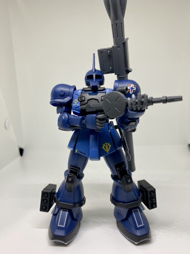 マシンガンは敢えて旧ザクの105mmマシンガンを装備両脚のミサイルポッドはエコプラザクIIから