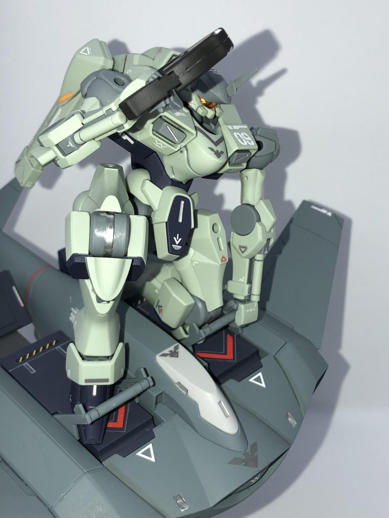 フラッシュで出来る影は良い味が出ますね。