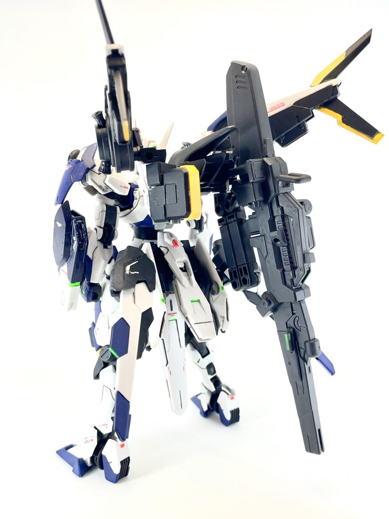 ビームランチャー、ガンビット装備本体からのエネルギーだけでは足りず、追加のエネルギーパックを追加で装備。フライトユニットにて機動力は上がったが、高火力のビームランチャーでは重力の増加や携帯性の悪さを招き、正式な採用には至らなかった。と言う脳内設定。