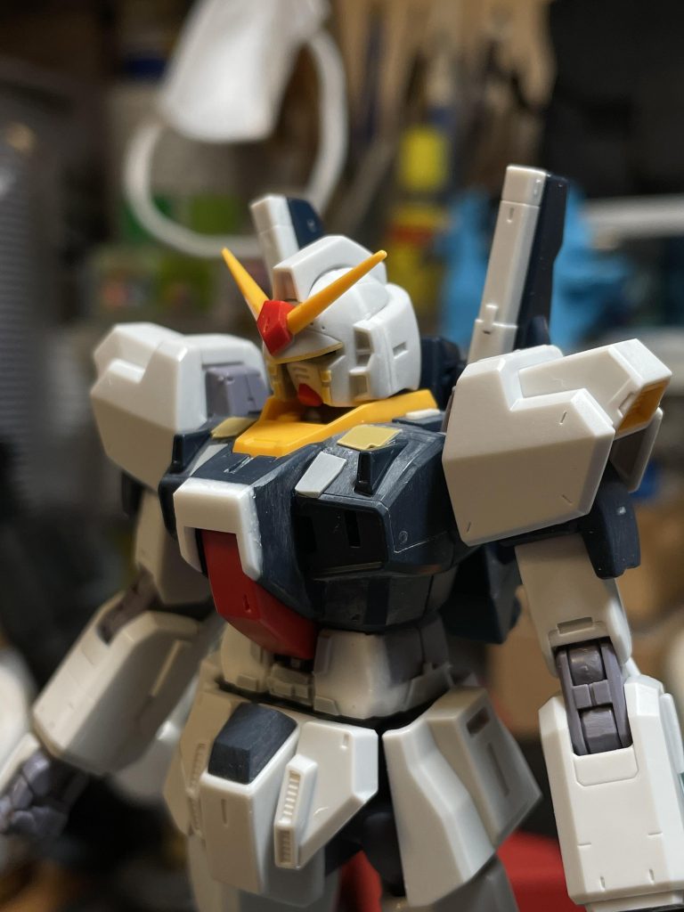 胸部のディテール追加とシルエット変更。