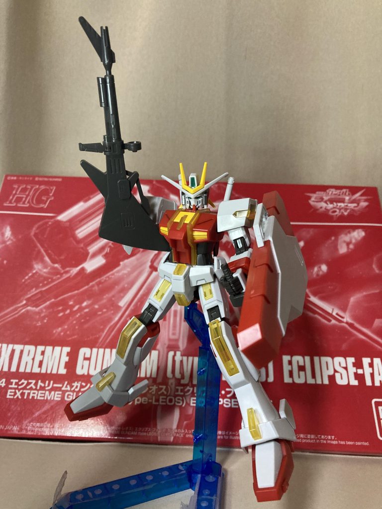 余剰パーツも組んで、素のエクストリームガンダム（レオスver）に換装！結局シンプルな機体が1番良いってことかな。特徴的なデザインのビームライフルも面白くて好き。