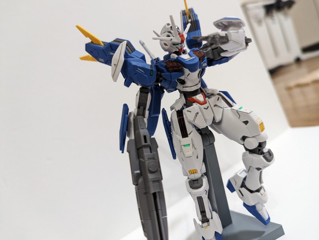 全体的につや消し、デカールは同時期に作成のMGバンシィノルンのものを流用しました！