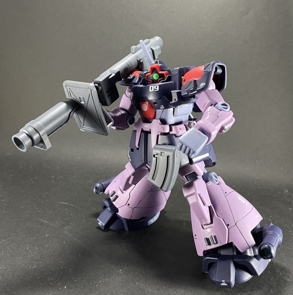 足にスジボリを結構加えています♪