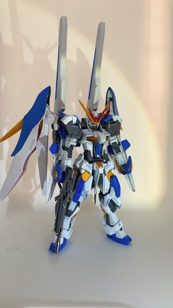 デスティニーのバックパックを真っ二つに切り3ミリジョイントで接続できるようになっています！