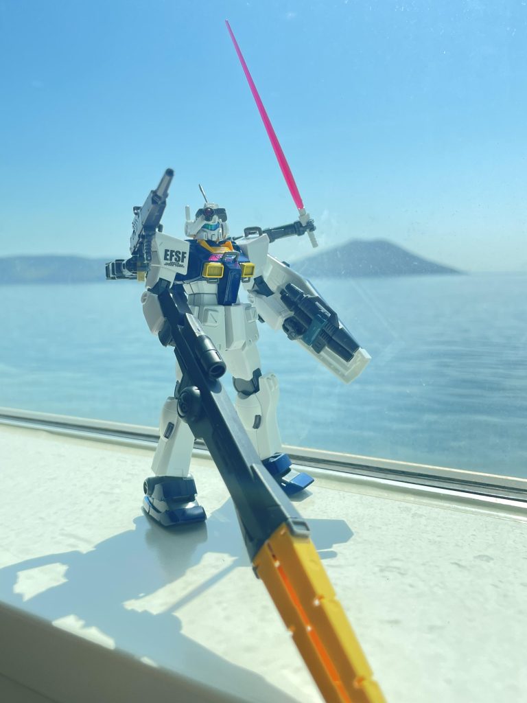 後ろのアームに武器を持たせることも可能フル装備させることも可能です