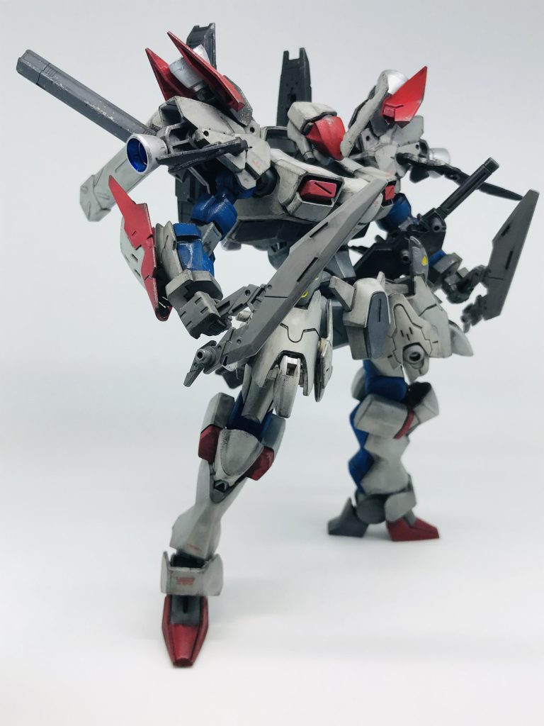 サブ武装【ぶーへこきツインランサー】右腰に帯刀されているツインランサー（槍じゃないのになぜかランサー…）エイリアンレディの触手を高速で切り裂く為に開発された双剣（タママのオナラをエネルギーとしてる為、もの凄い悪臭を放つ…）