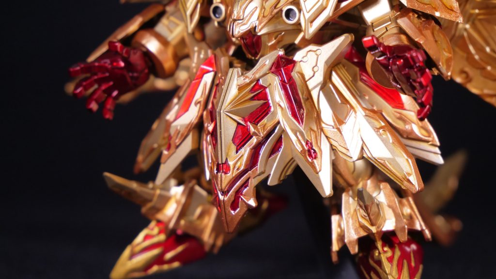 差し色のキャンディレッドも、エナメルクリアーレッドや、クレオスクリアーレッドを色分け順に応じて使い分けています。後塗りならばエナメル。下地段階でキャンディレッドを作りたければラッカーでって感じです。