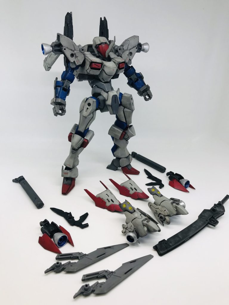 遠距離武装は一切ない超近距離戦闘特化型のスーパーロボット（一応タママ本人と同じく目からビームを発射可能…威力はビームライフル程度）機体名：スーパータママロボMk-3 ダンガイオーバリグナーカスタム型式番号：TA-07ra-931（タマ オナラくさい）※武装は30MMカスタマイズウェポンズ（戦国武装）を使用