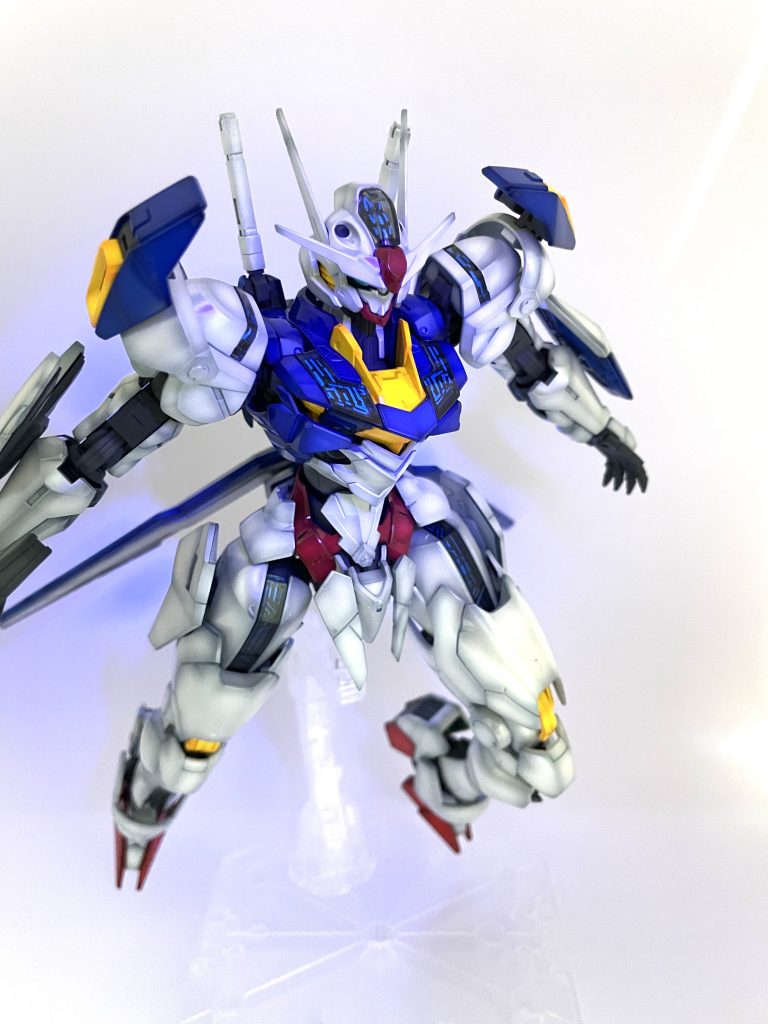 赤メッキパーツは、色を落として、蛍光ブルーで塗装し直し、パーメットスコア6版にしています。面倒ですがやって良かったです。