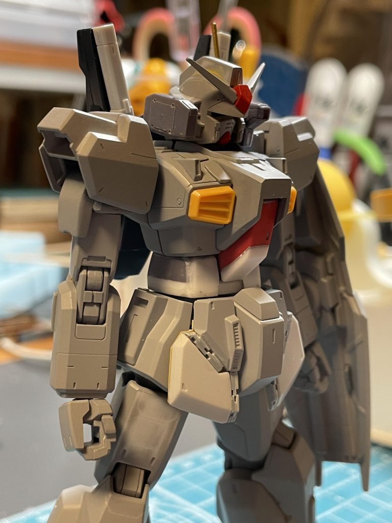 腹部とフロントアーマーの改修スジボリは最小限今までは、ただただ力んで深く掘ろうとしていましたが、今回は少し力まずにできたかなと思ってます。