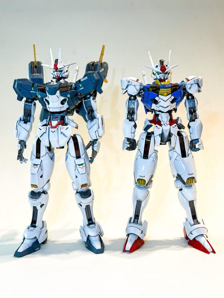せっかくなので前とは違う2個目のエアリアルと比較。2期は戦争色強めかなと兵器感増しで艶消し。1期のモビルスーツは艶々なイメージで仕上げてます。